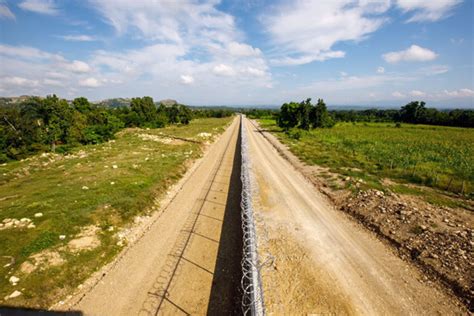 Presidente Inaugura Primer Tramo De Verja Perimetral Fronteriza