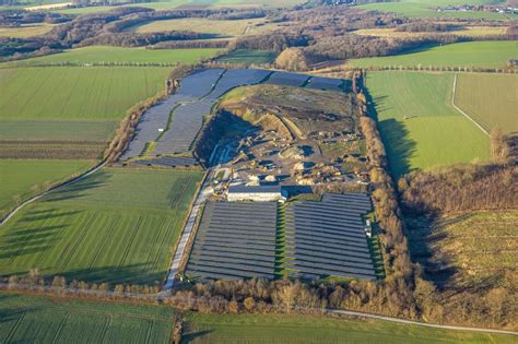 B Ecke Von Oben Solarkraftwerk Und Photovoltaik Anlagen Solarpark