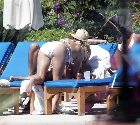BRITNEY SPEARS SEXY ASS AND CURVES IN WHITE BIKINI Porn Pictures XXX Photos Sex Images