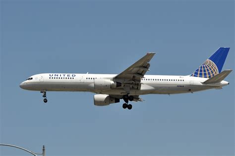 N516UA LAX MSN 24860 LN 307 B757 222 UNITED AIRLINES LAX A Flickr