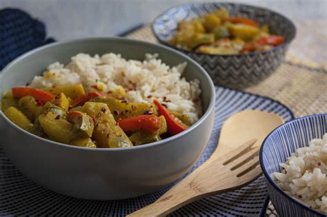 Würziges Kohlrabi Curry mit Paprika Toastenstein