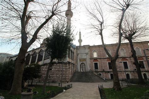 Laleli Camii Konumu Foto Raflar Ve Hakk Ndaki Bilgiler K Lt R