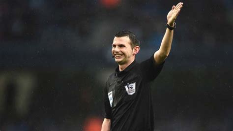 Michael Oliver will referee The FA Community Shield at Wembley on ...