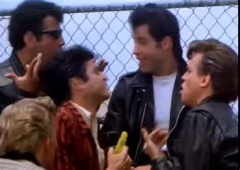 Grease película completa. La puedes ver aquí