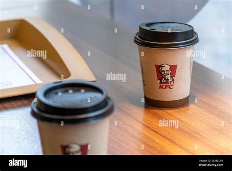 Kfc Logo Fotos Und Bildmaterial In Hoher Auflösung Alamy