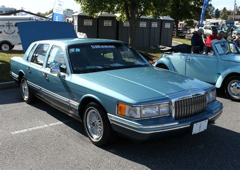 1993 Lincoln Continental Town Car Signature Series 4 Door Flickr