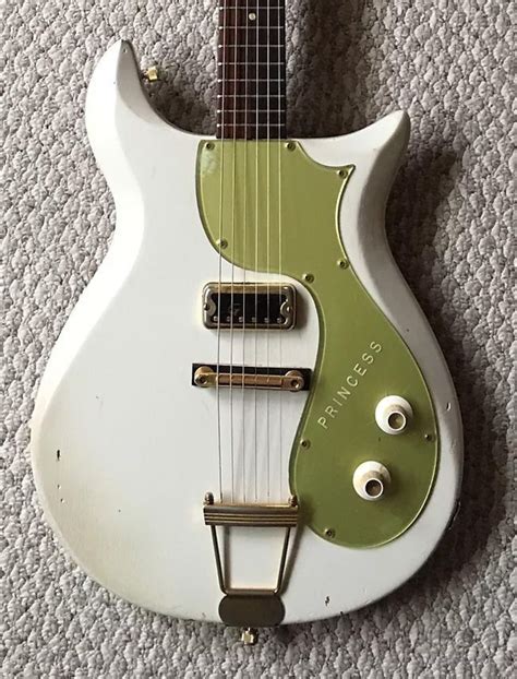 Pin By LeRoy Van Mudh On Lime Gretsch Learn Acoustic Guitar Guitar