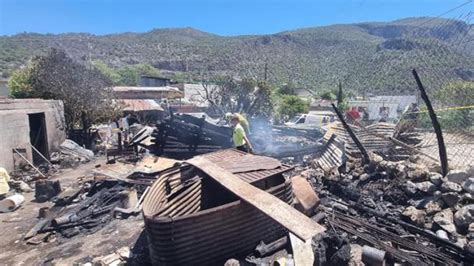 Mueren dos niños tras incendiarse su casa en Nuevo León jugaban con un