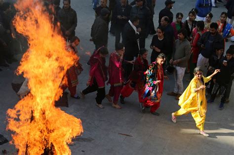 Happy Lohri 2022 History And Significance Of This Popular Punjabi Folk