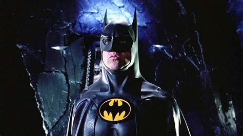 New Set Photos Show Us Detailed Look At Michael Keaton S Batsuit And