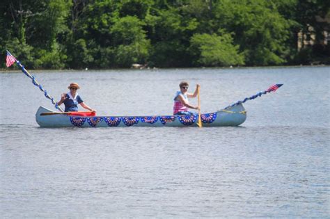 SLIDESHOW 4th Of July Boat Parade On Lake Waushakum Framingham Source