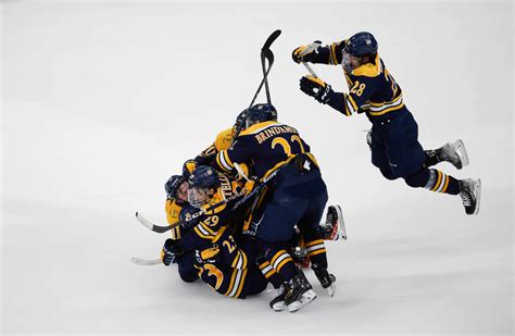 Quinnipiac Wins First Men S Ice Hockey National Championship In