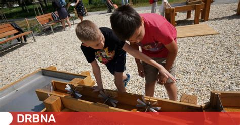 Fotogalerie De Ov Zahrada U P Erovsk Knihovny M Mezi D Tmi Velk