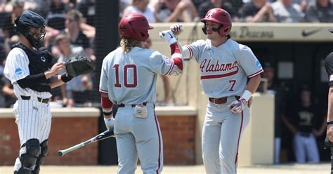 Controversial Call Costs Alabama Baseball Game 1 Of Super Regional At