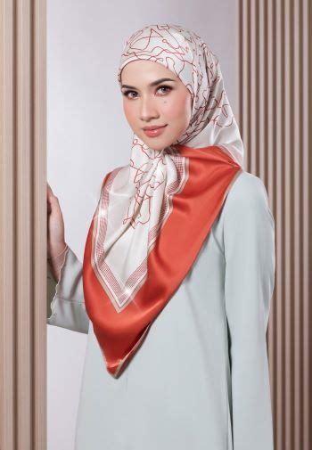 Ariani Square Hijab In Sq Mala Collection Women S Fashion Muslimah