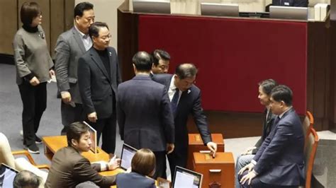 尹大統領の弾劾案韓国国会で不成立 与党ほぼ全議員が退場し定足数満たさず BBCニュース