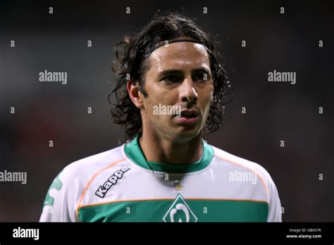 Claudio pizarro bremen Fotos und Bildmaterial in hoher Auflösung Alamy