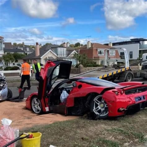 Crashed Ferrari Enzo