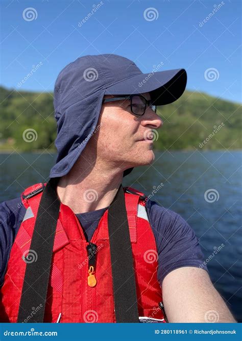 Hat for Sun Protection Covering Head and Neck with Extendable Back