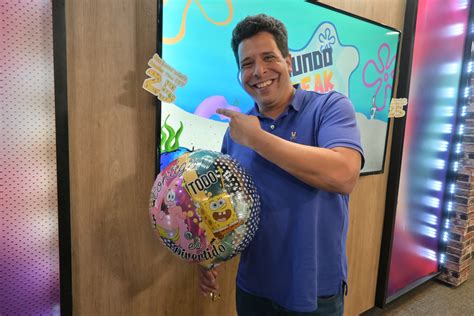 Larga vida para Bob Esponja Luis Carreño celebra a la esponja amarilla