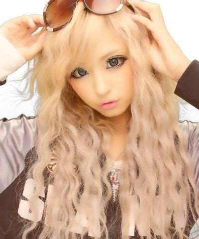 Gyaru curly hair | Gyaru hair, Ganguro girl, Gyaru