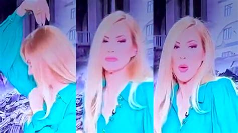 Federica Panicucci Si Annusa L Ascella In Diretta Mediaset Rimuove Il