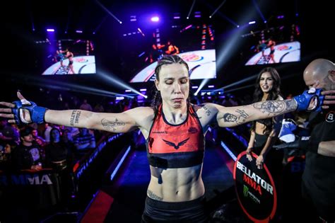 Liz Carmouche Def Juliana Velasquez At Bellator 289 Best Photos