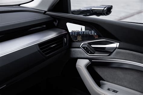 Audi unveils first look at the e-tron quattro's interior - EVBite