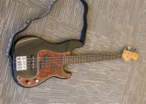 Pj Basses