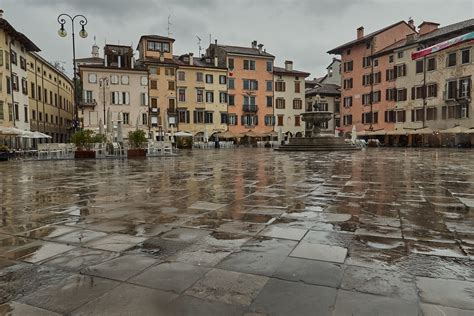 Pioggia In Piazza Udine Aprile Paolo P Flickr