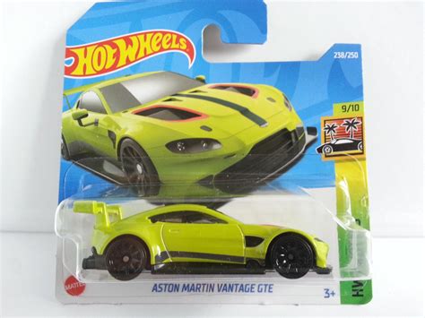 Hot Wheels Aston Martin Vantage Gte Pozri Al Ie Fotky Aukro
