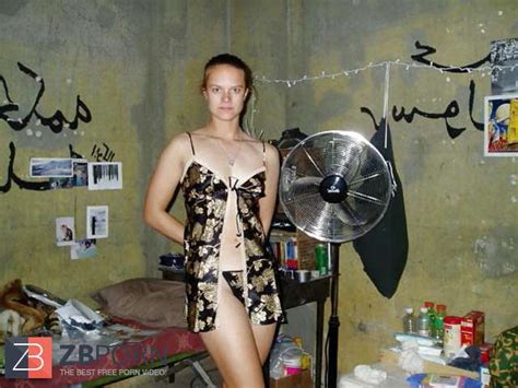 Army Chick In Iraq ZB Porn