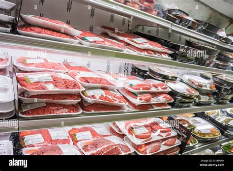 Beef Display In Grocery Store Stock Photos And Beef Display In Grocery