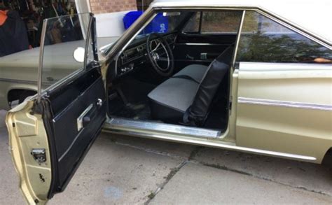 Metallic Gold Survivor: 1966 Dodge Coronet 440 | Barn Finds