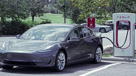 Tesla elektrikli araç şarj cihazı için Hiltondan sonra bir otelle daha