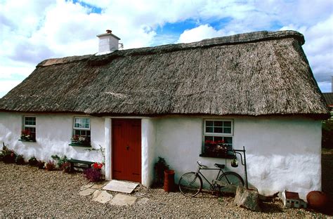 Tracy Hogan On Twitter Thatch Roof Cottage Along The Wild Atlantic