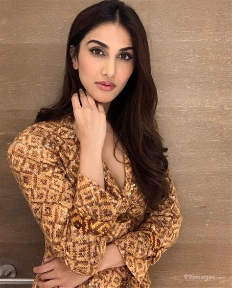 Vaani Kapoor Phone Wallpapers Wallpaper Cave