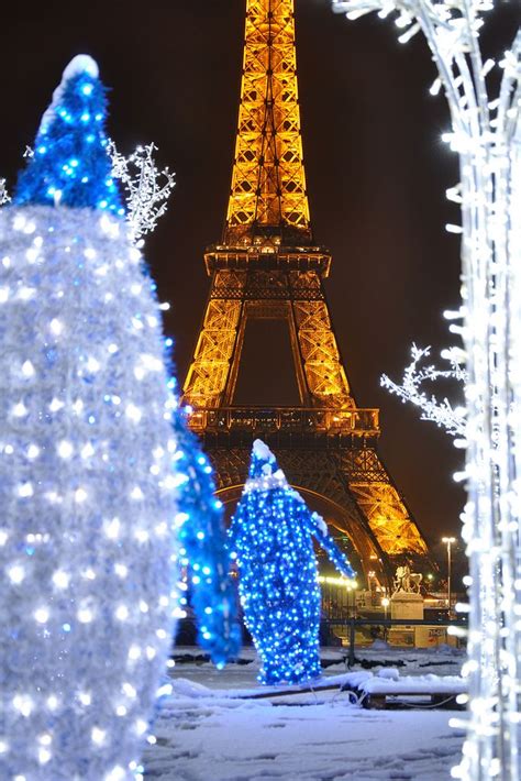 √ Eiffel Tower Paris Christmas Lights - Alumn Photograph