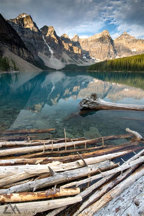 Behind the Shot: Moraine Lake Sunrise | Sunrise lake, Sunrise, Moraine lake