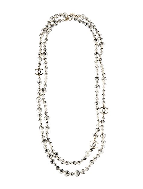 Chanel Faux Pearl Resin Enamel Cc Bead Necklace Gold Plated Bead