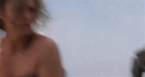 Jeanne Tripplehorn Desnuda En Waterworld