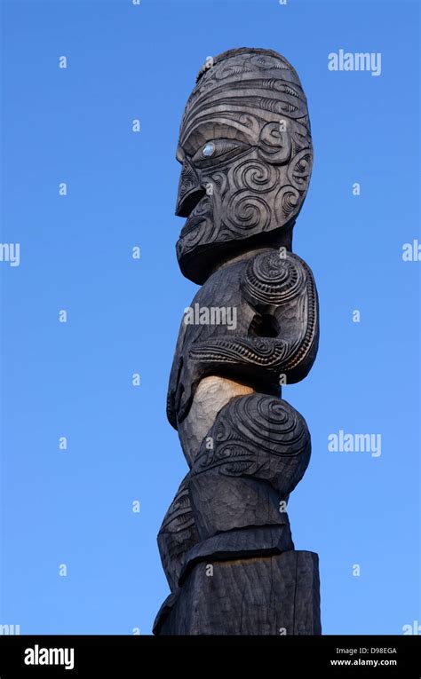 Maori Pou Whenua Stockfotos Und Bilder Kaufen Alamy