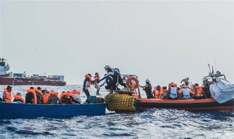 Ocean Viking Salva 44 Migranti A Bordo Una Donna Incinta E Due Disabili