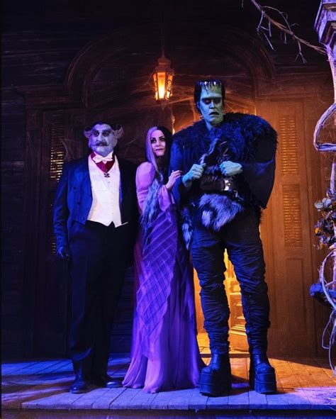 Rob Zombies The Munsters Fails To Reanimate The Munsters