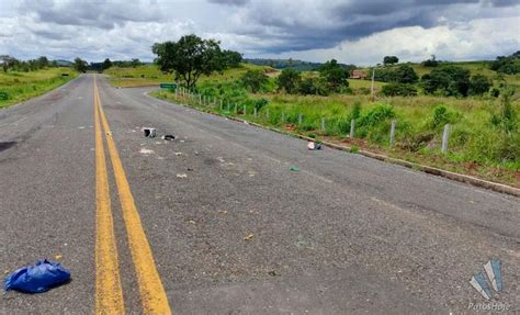 Mesmo Com Placa Proibindo Descarte Lixão Se Forma Em Rodovia E Obriga Motoristas A Desviarem