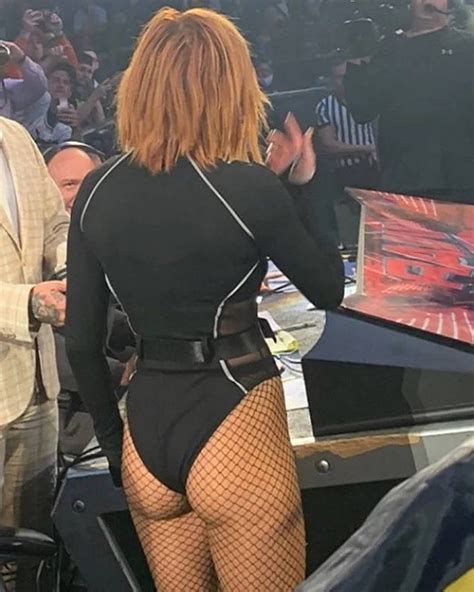 Becky Lynch R Wrestlegirls