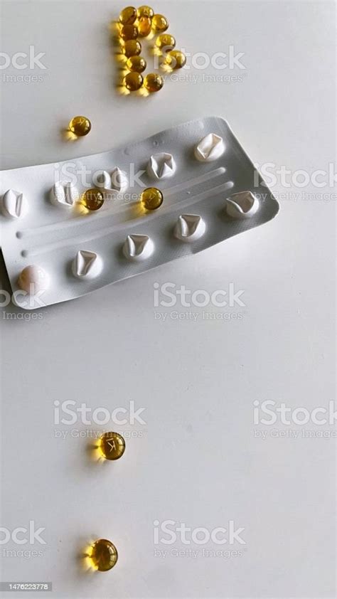 Soft Gel Capsules Stock Photo - Download Image Now - Thyroid Gland, Autoimmune Disease ...