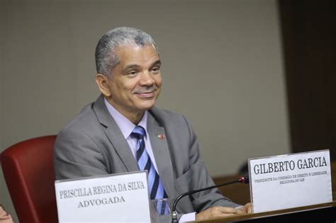 Nova lei afasta vínculo entre pastor e igreja Tribuna do Planalto