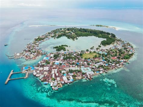 Premium Photo | Aerial gorom island, backround seram bagian timur maluku indonesia