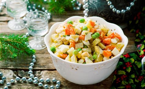 30 Receitas De Saladas De Natal Para Acompanhar Sua Ceia